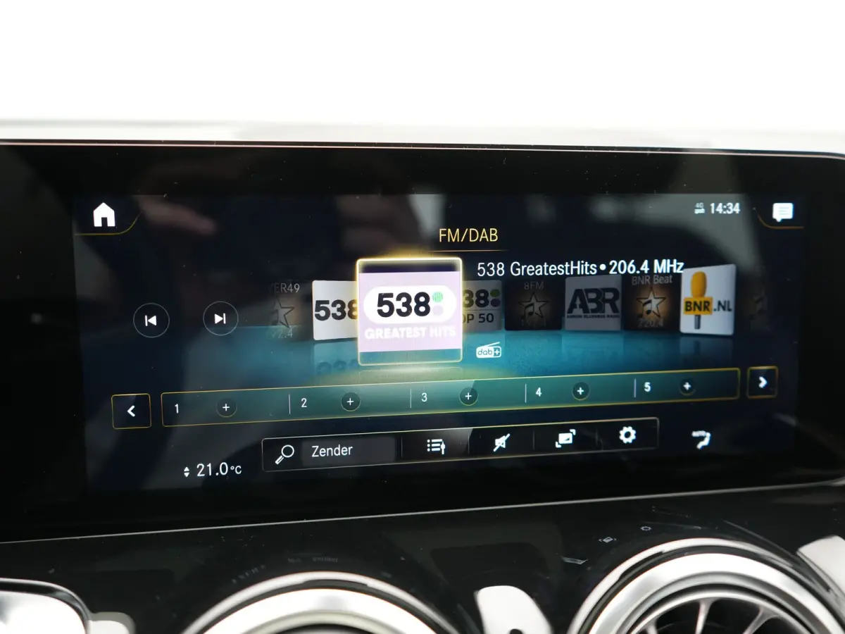 350 4MATIC AMG Line 70 kWh 293pk Dealer O.H | Panodak | Camera | Alcantara Sportstoelen Verwarmd | Cruise Control | Apple Carplay | Virtual | Navigatie | DAB | 18"L.M |