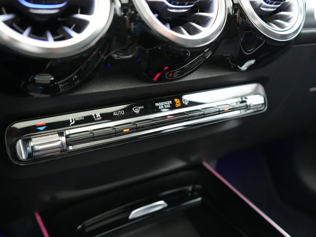 350 4MATIC AMG Line 70 kWh 293pk Dealer O.H | Panodak | Camera | Alcantara Sportstoelen Verwarmd | Cruise Control | Apple Carplay | Virtual | Navigatie | DAB | 18"L.M |