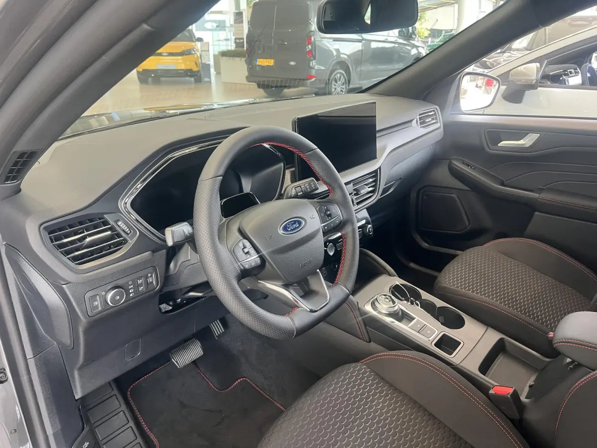 2.5 PHEV ST-Line | Elek. trekhaak | Stoel/stuur voorruitverwarming | Dodehoekdetectie |  All season banden