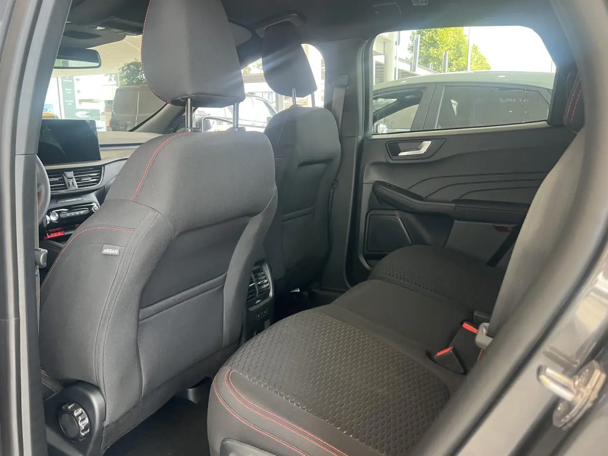 2.5 PHEV ST-Line | Elek. trekhaak | Stoel/stuur voorruitverwarming | Dodehoekdetectie |  All season banden