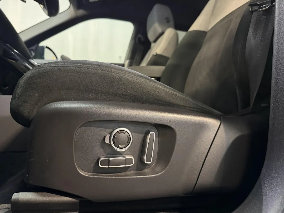 1.5 P300e AWD R-Dynamic HSE 20"/Stoel + stuur + voorruitverwarming/Memorystoel/Meridian/Dodehoek/Keyless/Camera/Apple Carplay & Android Auto