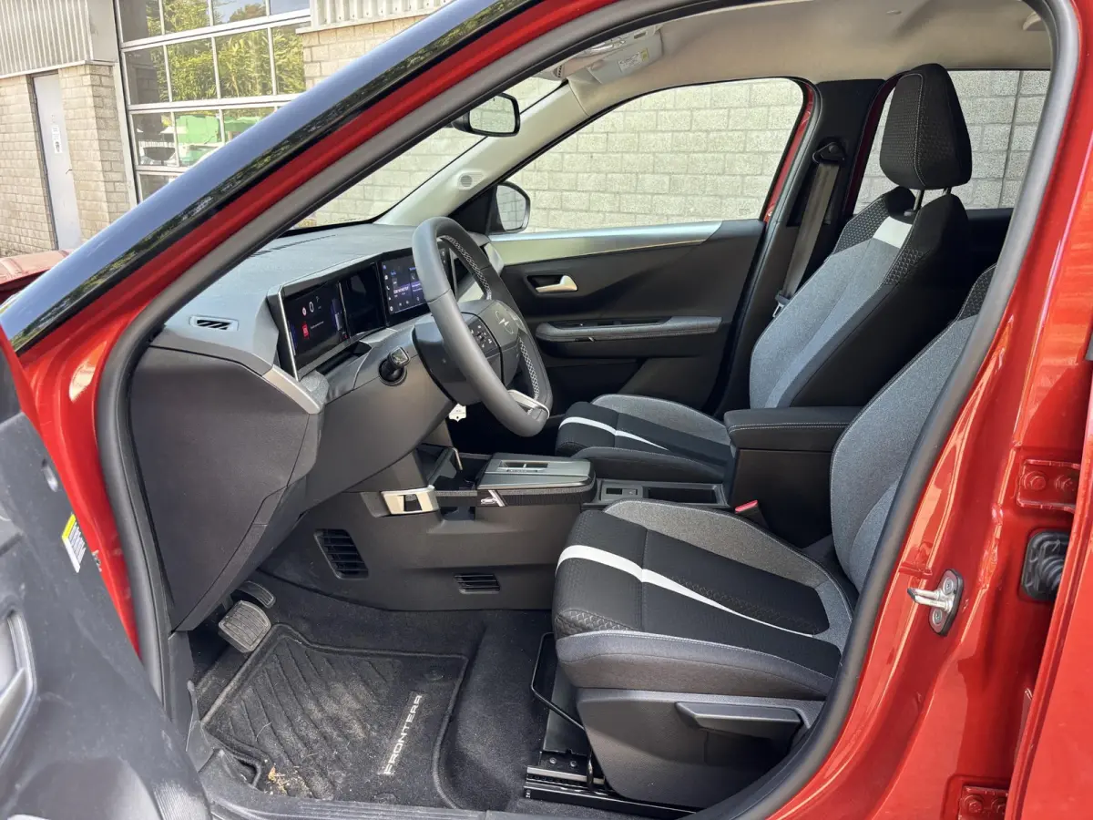 1.2 Turbo Hybrid GS 7p. | Stoel- stuur- en voorruitverwarming | 7 persoons | Camera | Apple Carplay en Android Auto | Navigatie