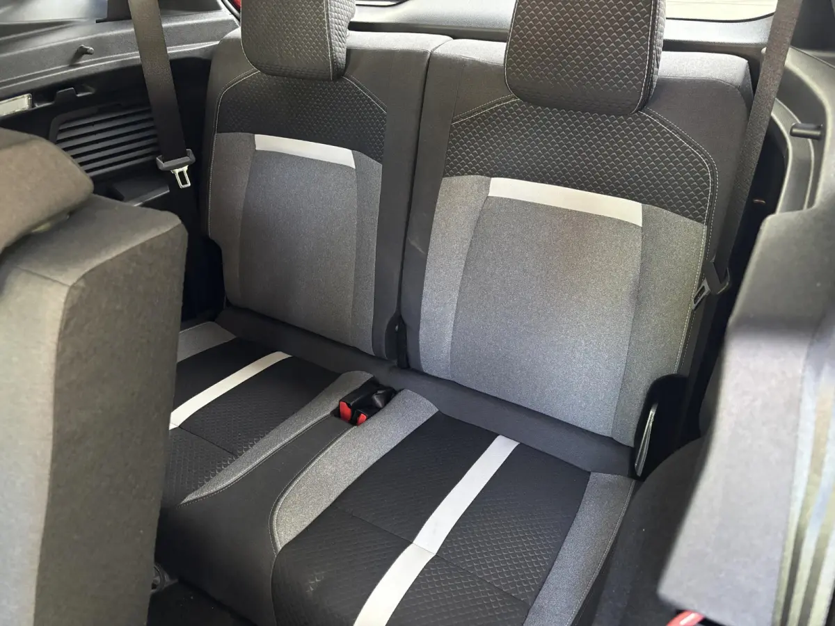 1.2 Turbo Hybrid GS 7p. | Stoel- stuur- en voorruitverwarming | 7 persoons | Camera | Apple Carplay en Android Auto | Navigatie