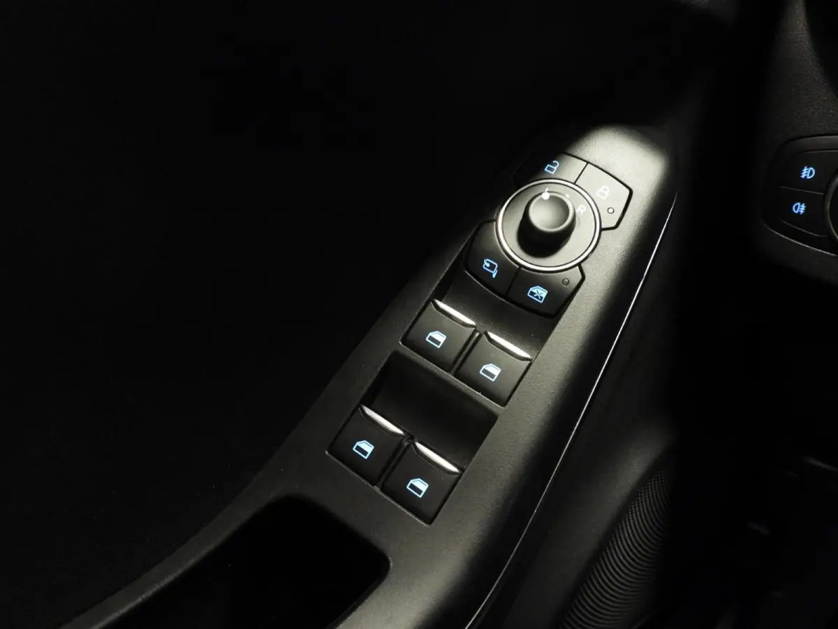 1.0 EcoBoost Titanium LMV 17''/apple carplay