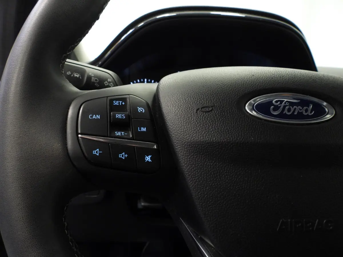 1.0 EcoBoost Titanium LMV 17''/apple carplay
