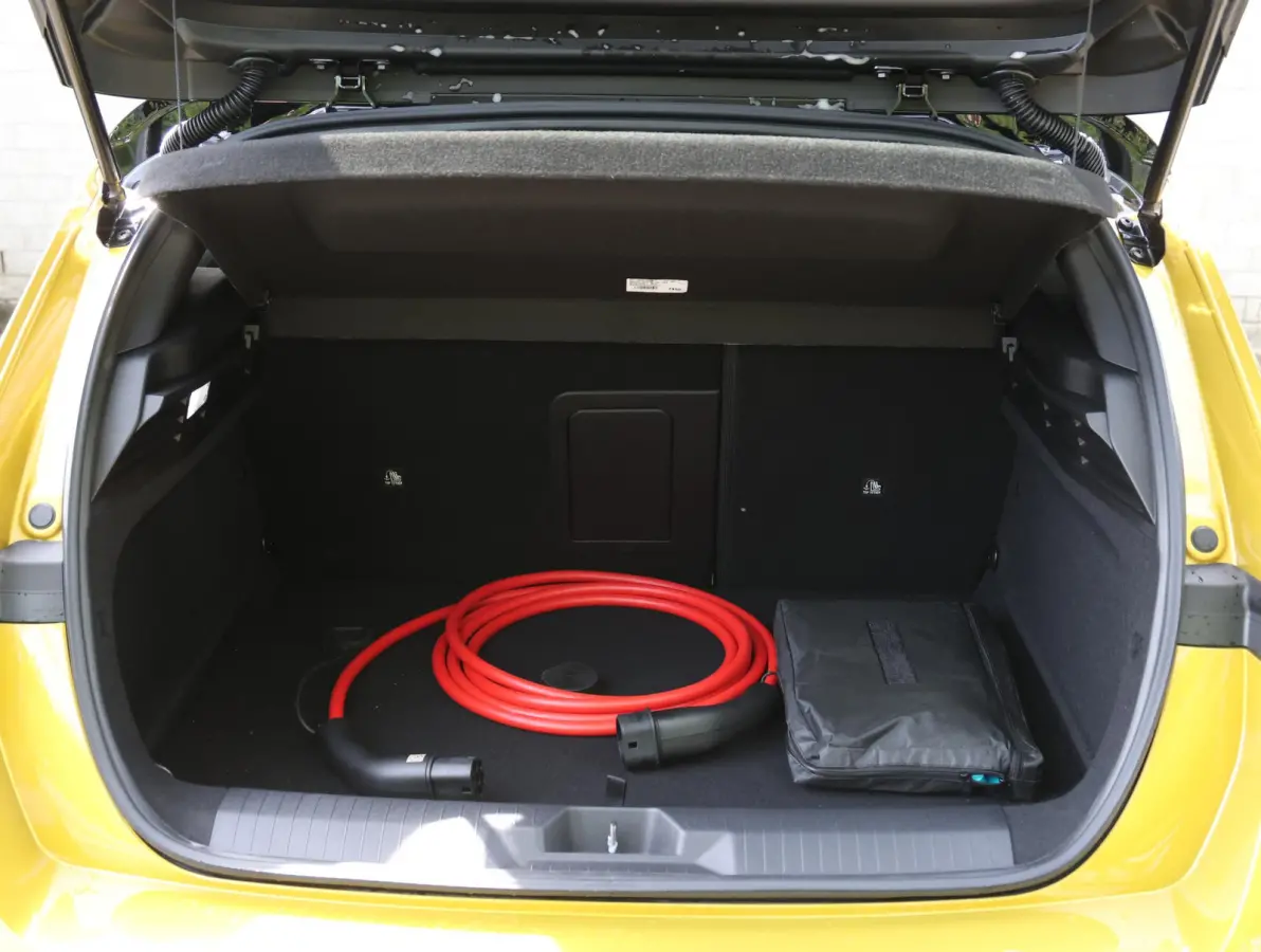 58 kWh Ultimate | Panoramisch schuif-kanteldak | Stoelen met verwarming en elektrische stoelverstelling | Camera