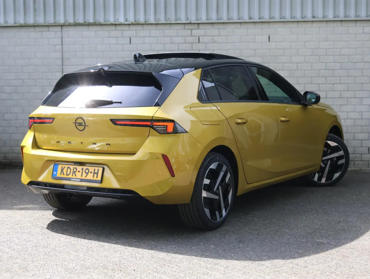 58 kWh Ultimate | Panoramisch schuif-kanteldak | Stoelen met verwarming en elektrische stoelverstelling | Camera