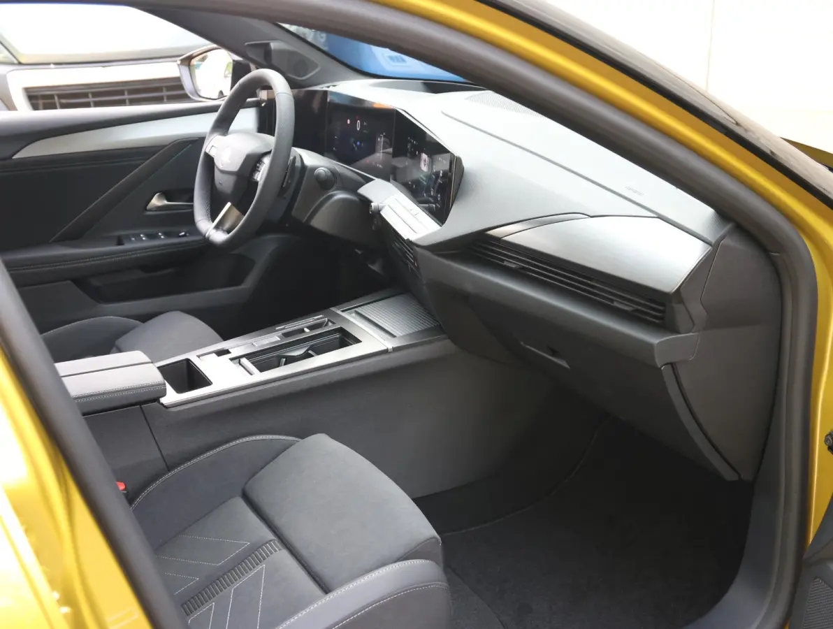 58 kWh Ultimate | Panoramisch schuif-kanteldak | Stoelen met verwarming en elektrische stoelverstelling | Camera