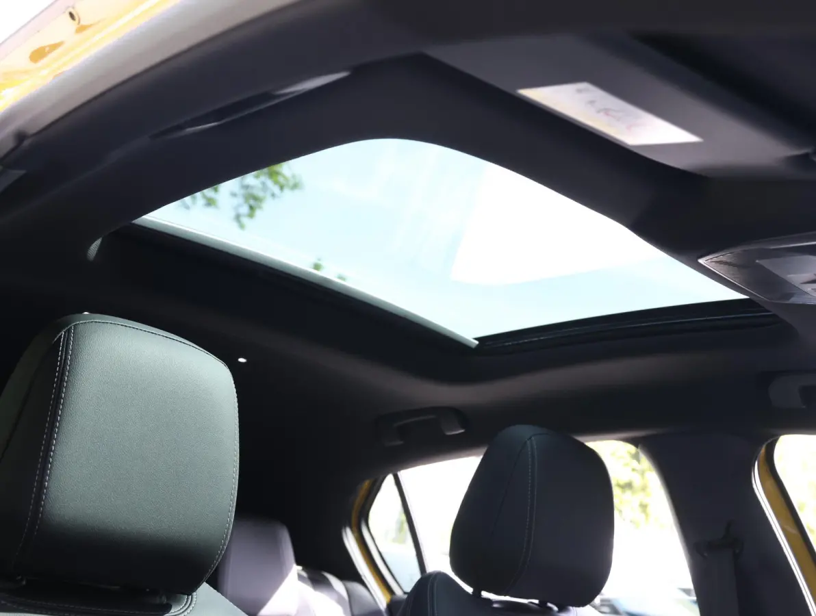 58 kWh Ultimate | Panoramisch schuif-kanteldak | Stoelen met verwarming en elektrische stoelverstelling | Camera