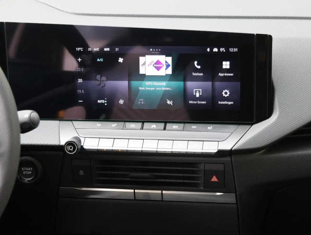 58 kWh Ultimate | Panoramisch schuif-kanteldak | Stoelen met verwarming en elektrische stoelverstelling | Camera