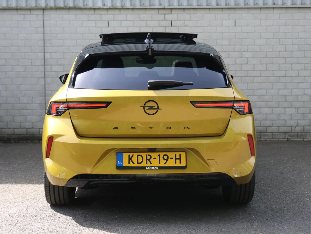 58 kWh Ultimate | Panoramisch schuif-kanteldak | Stoelen met verwarming en elektrische stoelverstelling | Camera