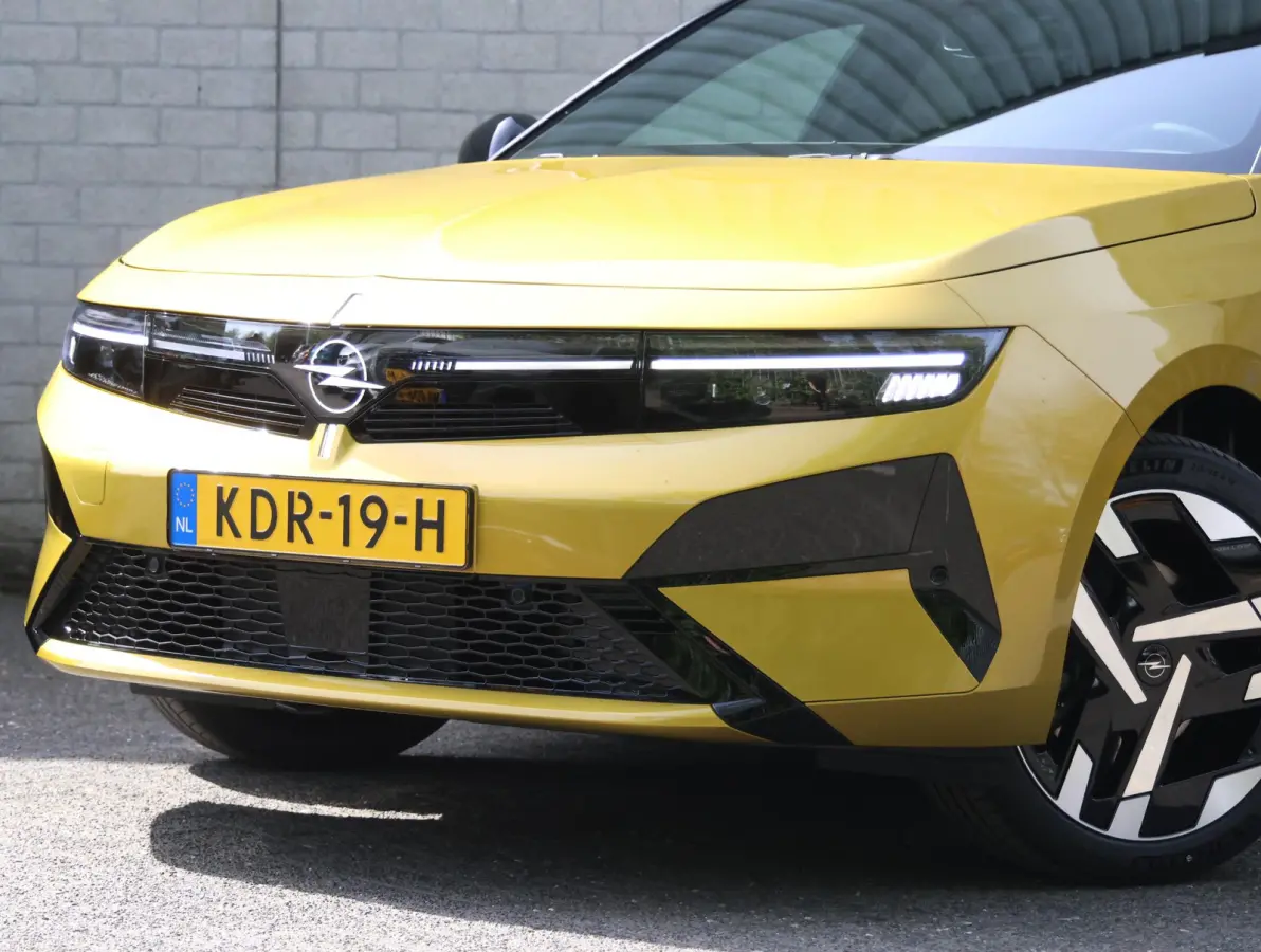 58 kWh Ultimate | Panoramisch schuif-kanteldak | Stoelen met verwarming en elektrische stoelverstelling | Camera