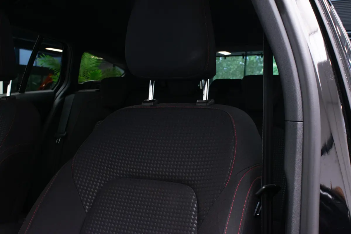 1.0 EcoBoost Hybrid ST Line X Business ACC|Camera|B&O|Elektrische achterklep|Stoel- en stuurverwarming|LED-verlichting|Parkeersensoren voor en achter|Privacy Glass|Draadloos opladen|KeyFree|