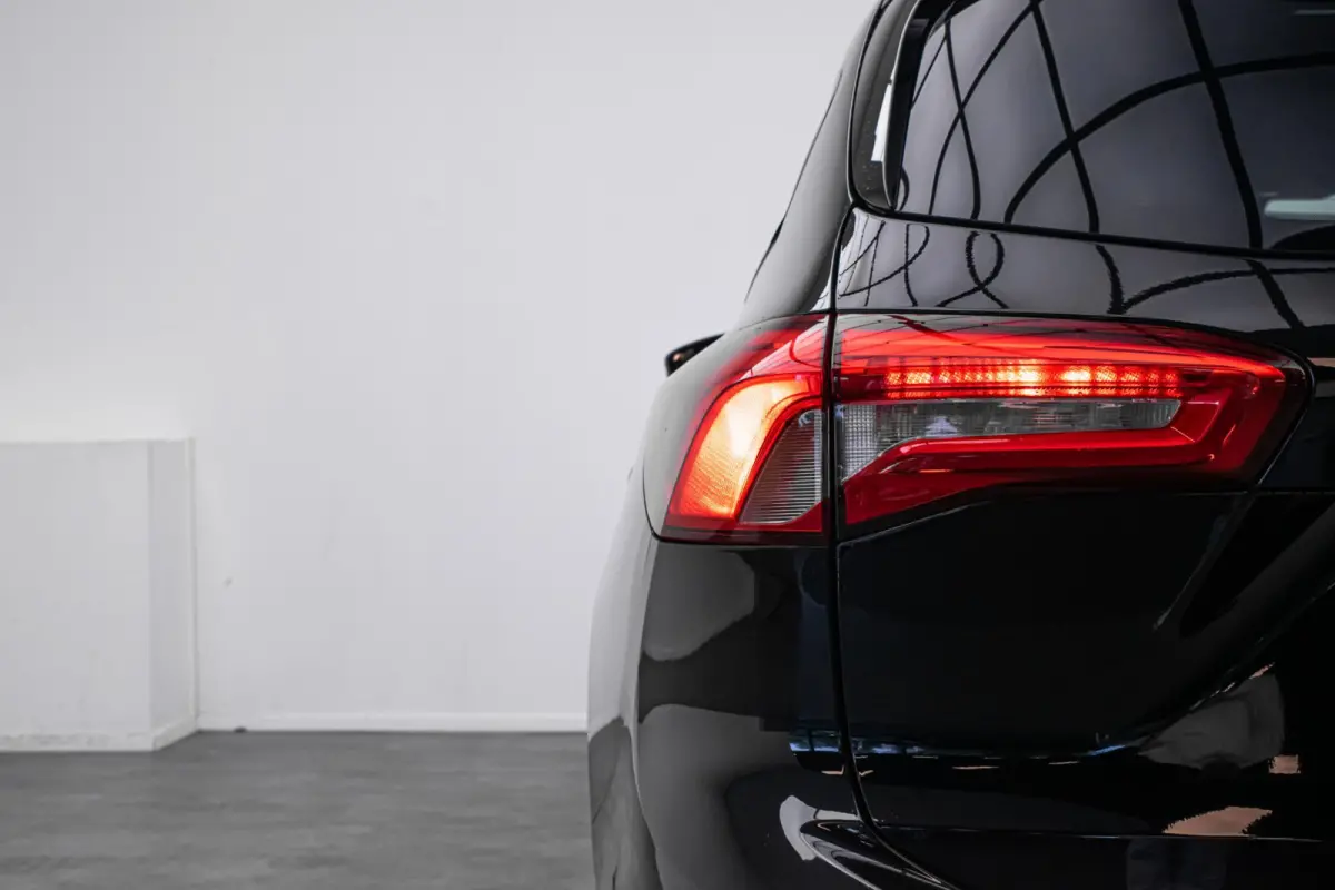 1.0 EcoBoost Hybrid ST Line X Business ACC|Camera|B&O|Elektrische achterklep|Stoel- en stuurverwarming|LED-verlichting|Parkeersensoren voor en achter|Privacy Glass|Draadloos opladen|KeyFree|