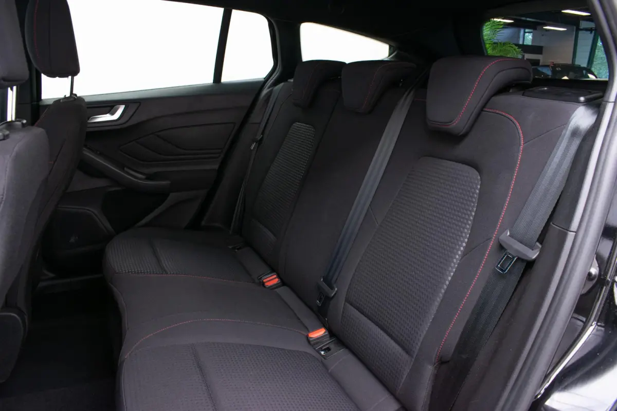 1.0 EcoBoost Hybrid ST Line X Business ACC|Camera|B&O|Elektrische achterklep|Stoel- en stuurverwarming|LED-verlichting|Parkeersensoren voor en achter|Privacy Glass|Draadloos opladen|KeyFree|