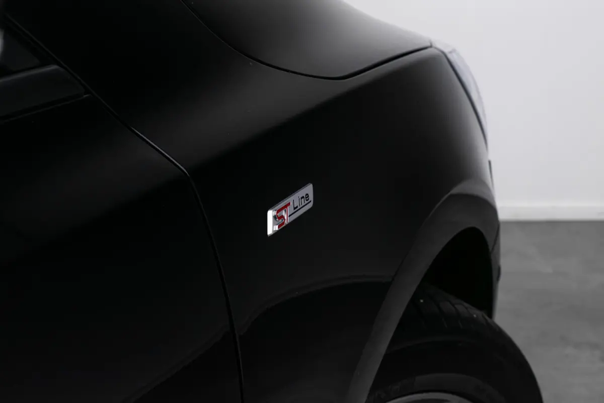 1.0 EcoBoost Hybrid ST Line X Business ACC|Camera|B&O|Elektrische achterklep|Stoel- en stuurverwarming|LED-verlichting|Parkeersensoren voor en achter|Privacy Glass|Draadloos opladen|KeyFree|