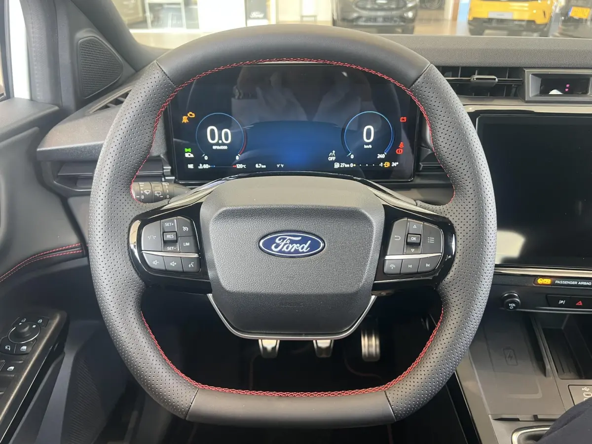 1.0 EcoBoost ST-Line | Stoel/stuur voorruitverwarming | Elek. kofferklep | Keyless entry | Draadloos opladen
