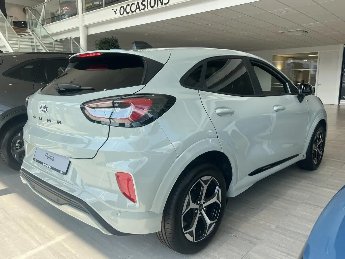 1.0 EcoBoost ST-Line | Stoel/stuur voorruitverwarming | Elek. kofferklep | Keyless entry | Draadloos opladen