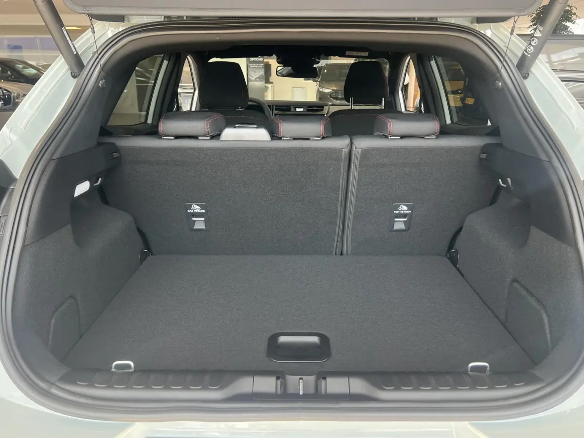 1.0 EcoBoost ST-Line | Stoel/stuur voorruitverwarming | Elek. kofferklep | Keyless entry | Draadloos opladen