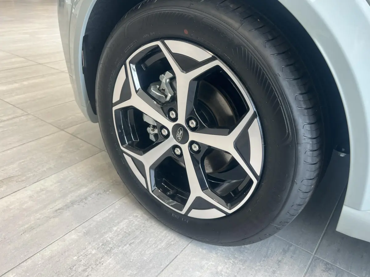 1.0 EcoBoost ST-Line | Stoel/stuur voorruitverwarming | Elek. kofferklep | Keyless entry | Draadloos opladen