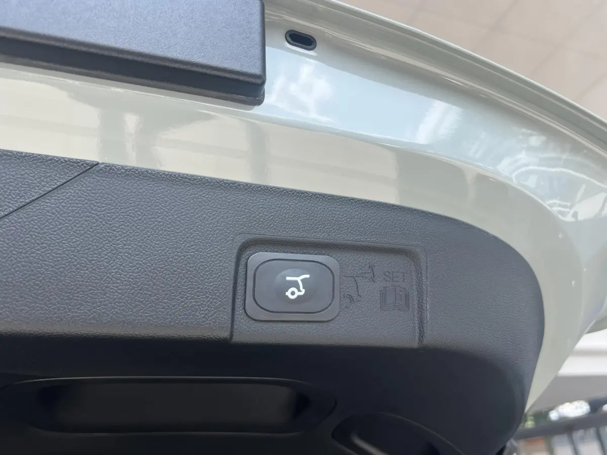 1.0 EcoBoost ST-Line | Stoel/stuur voorruitverwarming | Elek. kofferklep | Keyless entry | Draadloos opladen