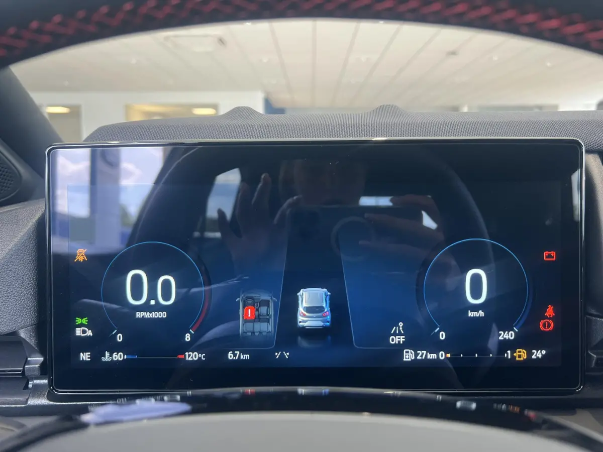 1.0 EcoBoost ST-Line | Stoel/stuur voorruitverwarming | Elek. kofferklep | Keyless entry | Draadloos opladen