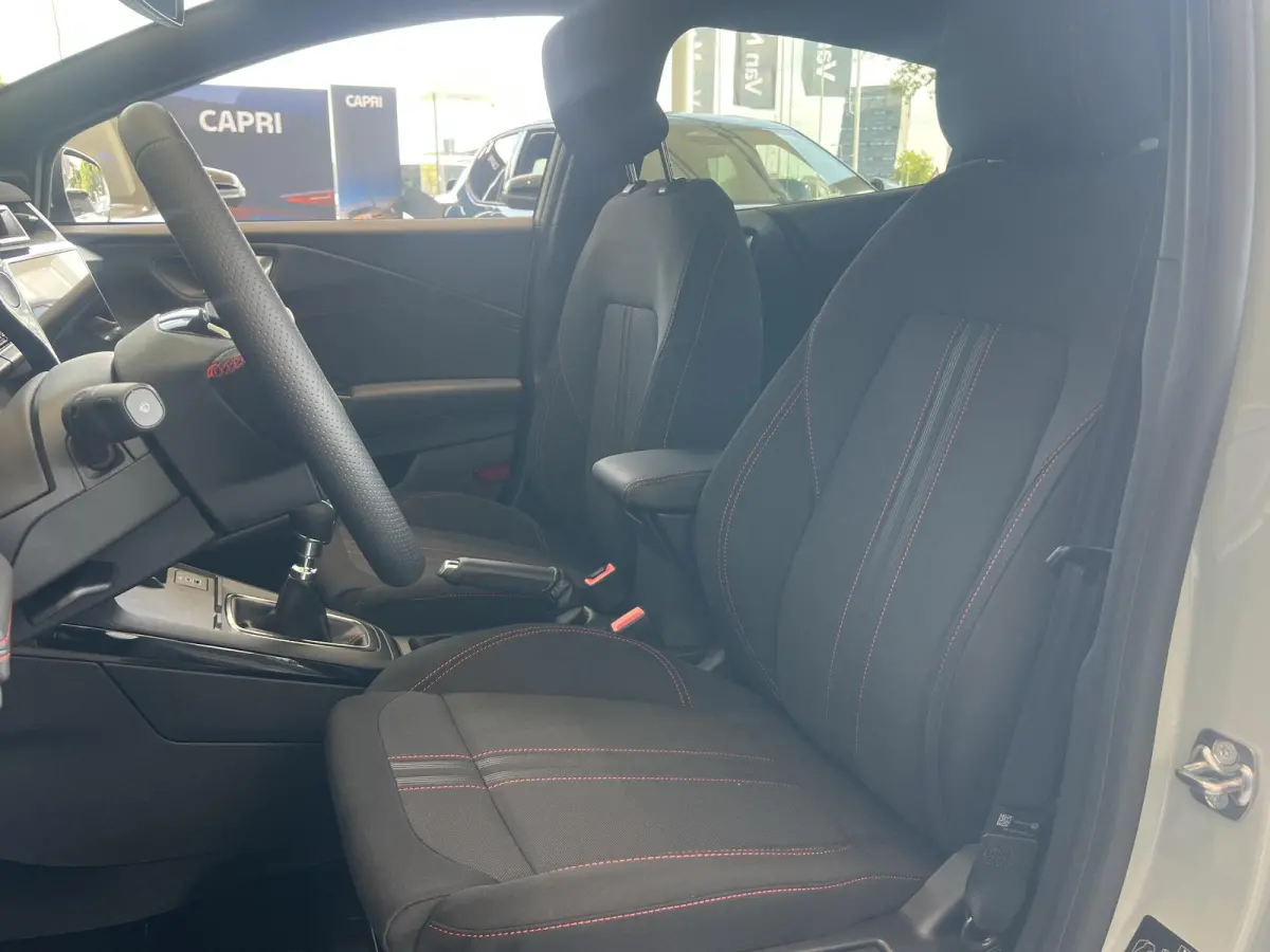 1.0 EcoBoost ST-Line | Stoel/stuur voorruitverwarming | Elek. kofferklep | Keyless entry | Draadloos opladen