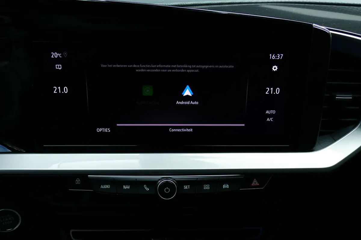 1.2 TURBO 130PK ULTIMATE AUTOMAAT ALCANTARA / STOEL-STUURVERWARMING / MASSAGESTOEL / CAMERA / KEYLESS/ FULL-LED / 18"LMV / NAVI / CLIMA / PDC / BLUETOOTH / CRUISECONTROL / 1E EIGENAAR / SCHI