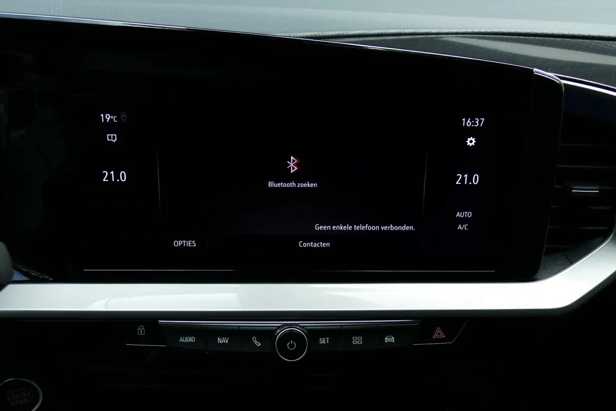 1.2 TURBO 130PK ULTIMATE AUTOMAAT ALCANTARA / STOEL-STUURVERWARMING / MASSAGESTOEL / CAMERA / KEYLESS/ FULL-LED / 18"LMV / NAVI / CLIMA / PDC / BLUETOOTH / CRUISECONTROL / 1E EIGENAAR / SCHI