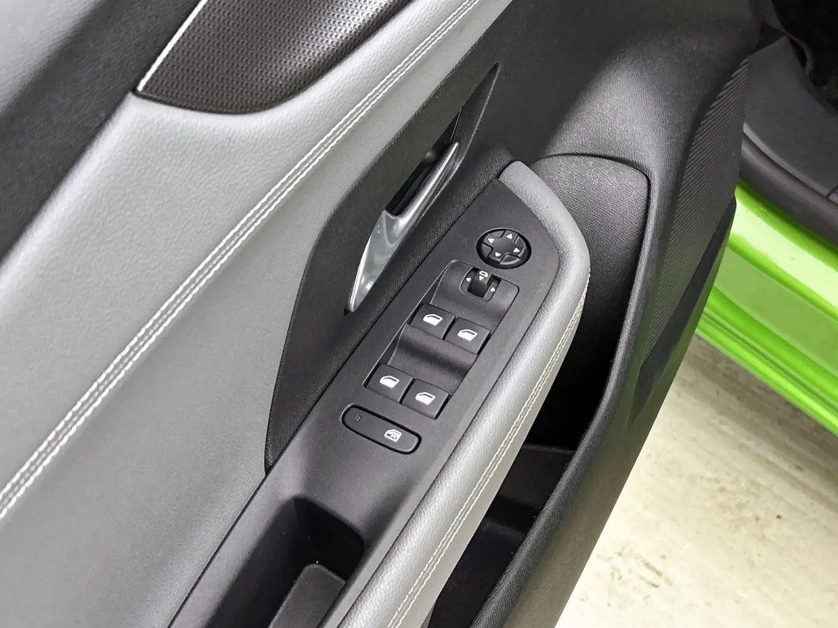 Business Elegance 50-kWh 3-Fase Laden | Achteruitrijcamera | Stoel-/stuurverwarming | Dodehoekdetectie | Adaptive Cruise Control | VOL!