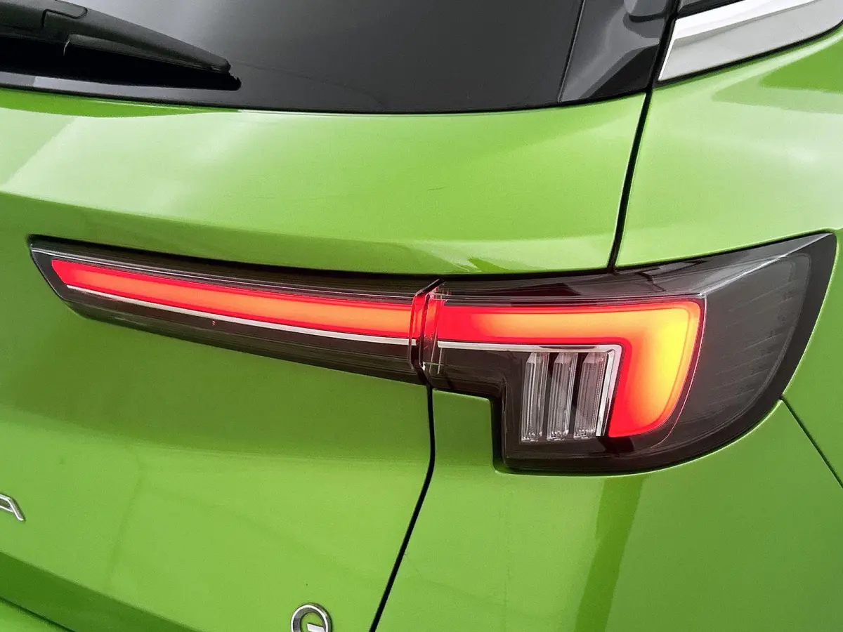 Business Elegance 50-kWh 3-Fase Laden | Achteruitrijcamera | Stoel-/stuurverwarming | Dodehoekdetectie | Adaptive Cruise Control | VOL!