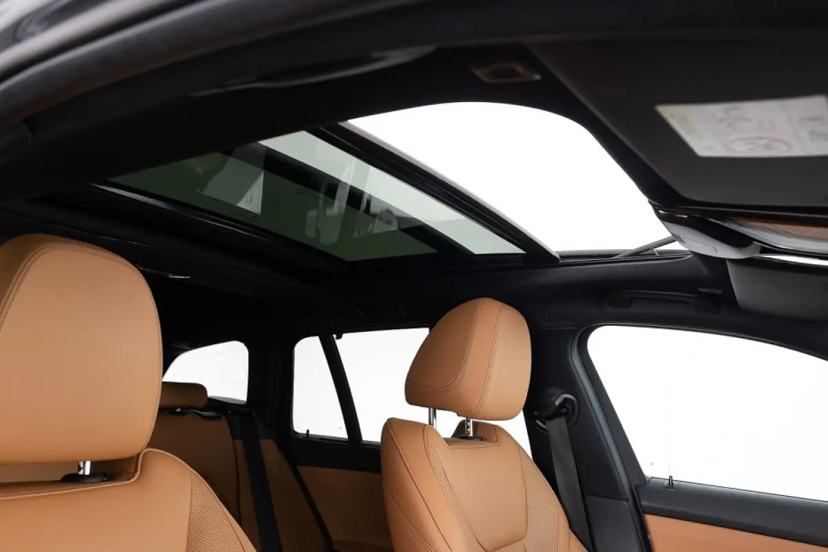 320 e M-Sport | PANORAMADAK | LEDER | Full LED | NAVI