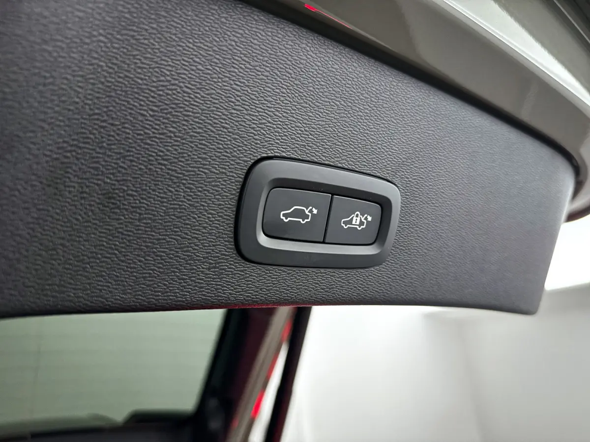 Single Motor Extended Range Plus 82 kWh | Panoramadak | 360° camera | Harman Kardon | Stoel- en stuurverwarming | Trekhaak