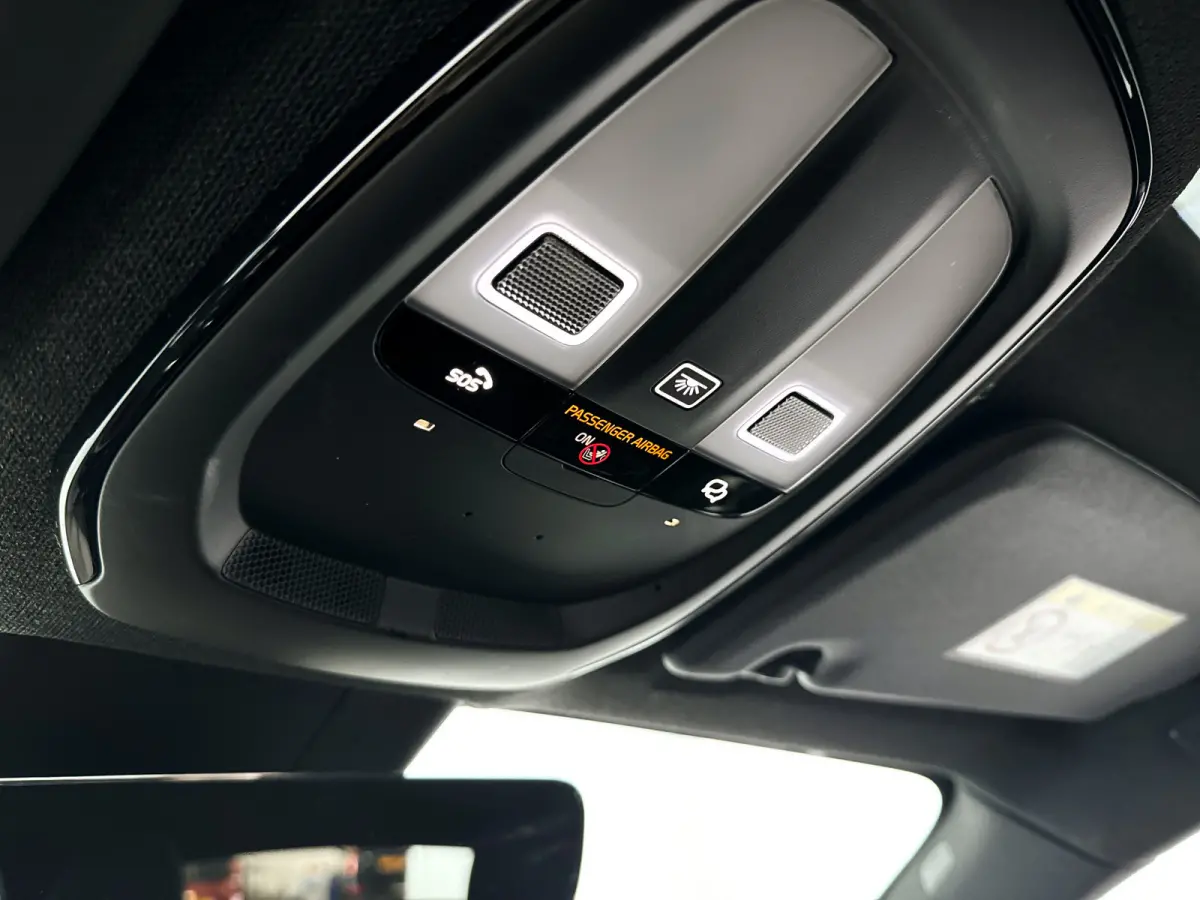 Single Motor Extended Range Plus 82 kWh | Panoramadak | 360° camera | Harman Kardon | Stoel- en stuurverwarming | Trekhaak