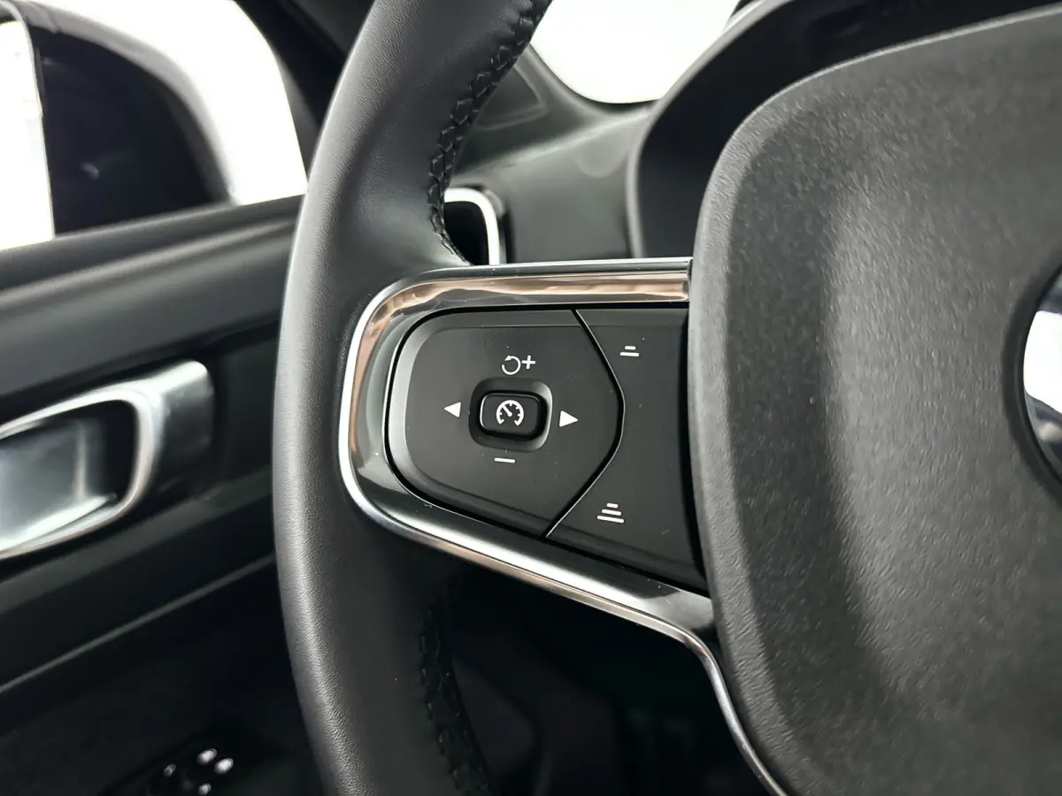 Single Motor Extended Range Plus 82 kWh | Panoramadak | 360° camera | Harman Kardon | Stoel- en stuurverwarming | Trekhaak
