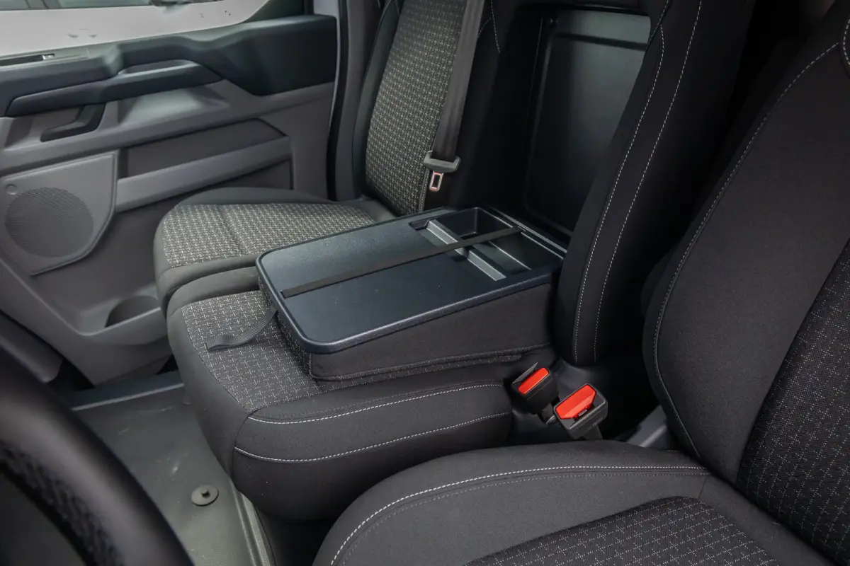 Cust. 320 L1H1 Trend 71 kWh | Achteruitrijcamera | Stoel- Stuurverwarming | Apple Carplay/Android Auto | Parkeersensoren | LED koplampen | Achteruitrijcamera | Airco (automatisch) | Apple Ca