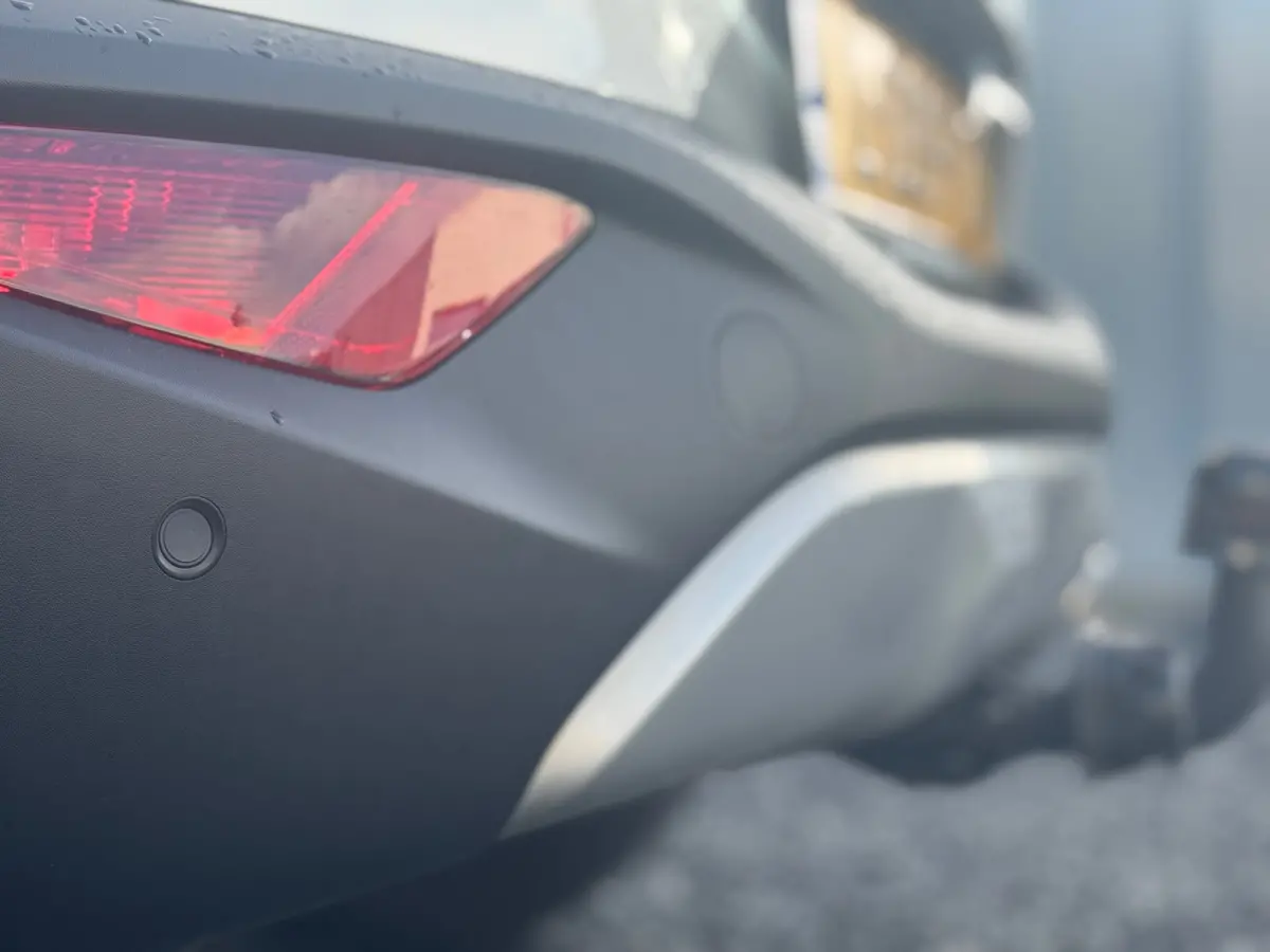 1.0 T-GDi MHEV DynamicLine 6-bak 112PK | Trekhaak | Luxe Stof | Glans Exterieur | Achteruitrijcamera + Sensor Achter | Airco | Adaptieve Cruise Control | Start/Stop | ESP | AEB | ASR | ABS |