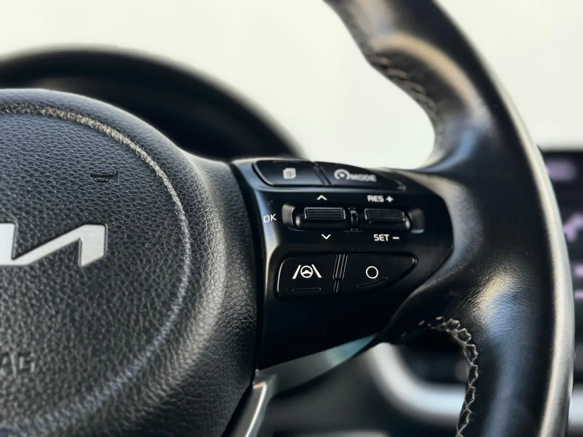 1.0 T-GDi MHEV DynamicLine 6-bak 112PK | Trekhaak | Luxe Stof | Glans Exterieur | Achteruitrijcamera + Sensor Achter | Airco | Adaptieve Cruise Control | Start/Stop | ESP | AEB | ASR | ABS |