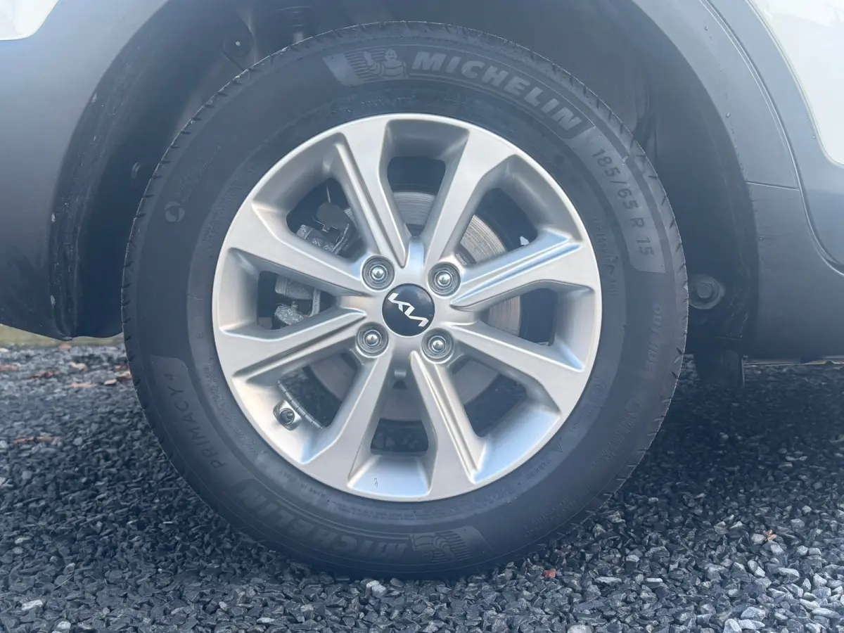 1.0 T-GDi MHEV DynamicLine 6-bak 112PK | Trekhaak | Luxe Stof | Glans Exterieur | Achteruitrijcamera + Sensor Achter | Airco | Adaptieve Cruise Control | Start/Stop | ESP | AEB | ASR | ABS |