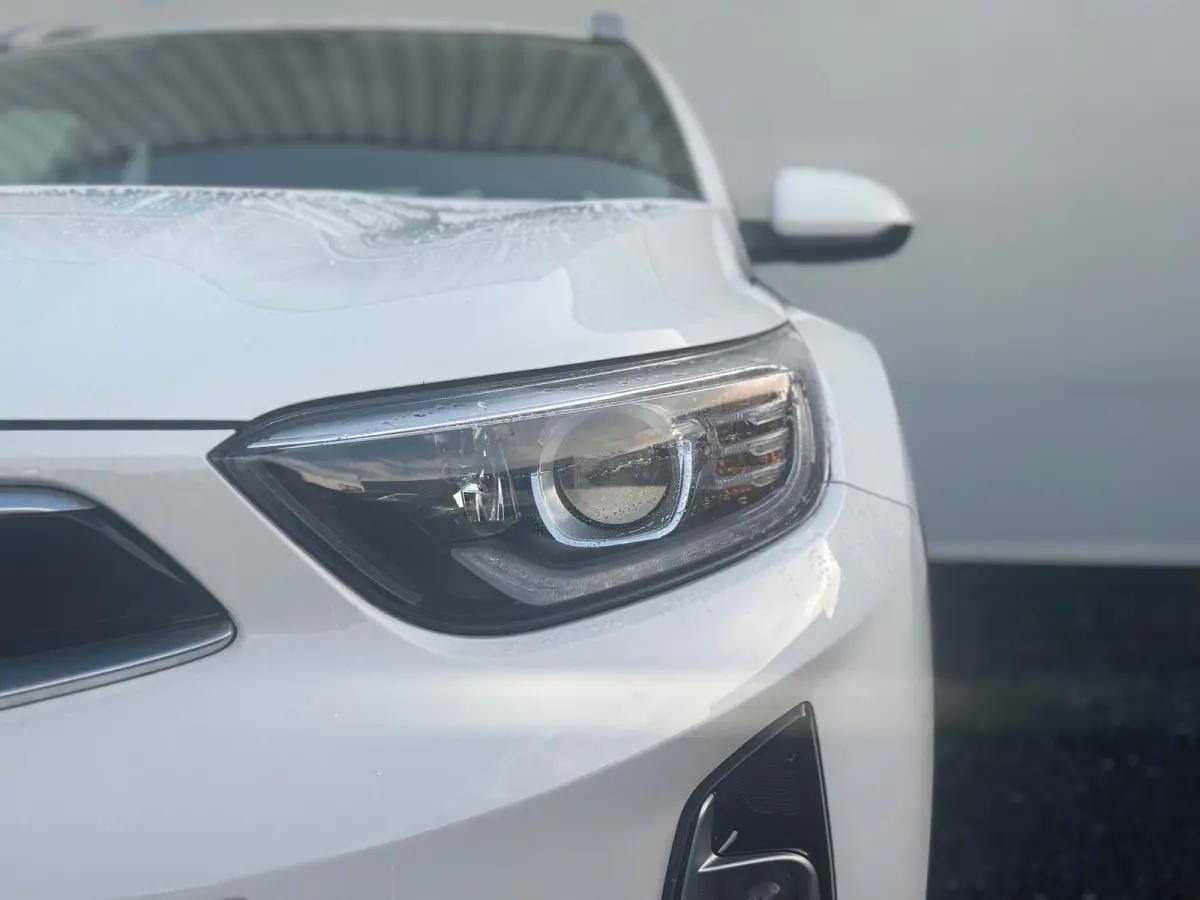 1.0 T-GDi MHEV DynamicLine 6-bak 112PK | Trekhaak | Luxe Stof | Glans Exterieur | Achteruitrijcamera + Sensor Achter | Airco | Adaptieve Cruise Control | Start/Stop | ESP | AEB | ASR | ABS |