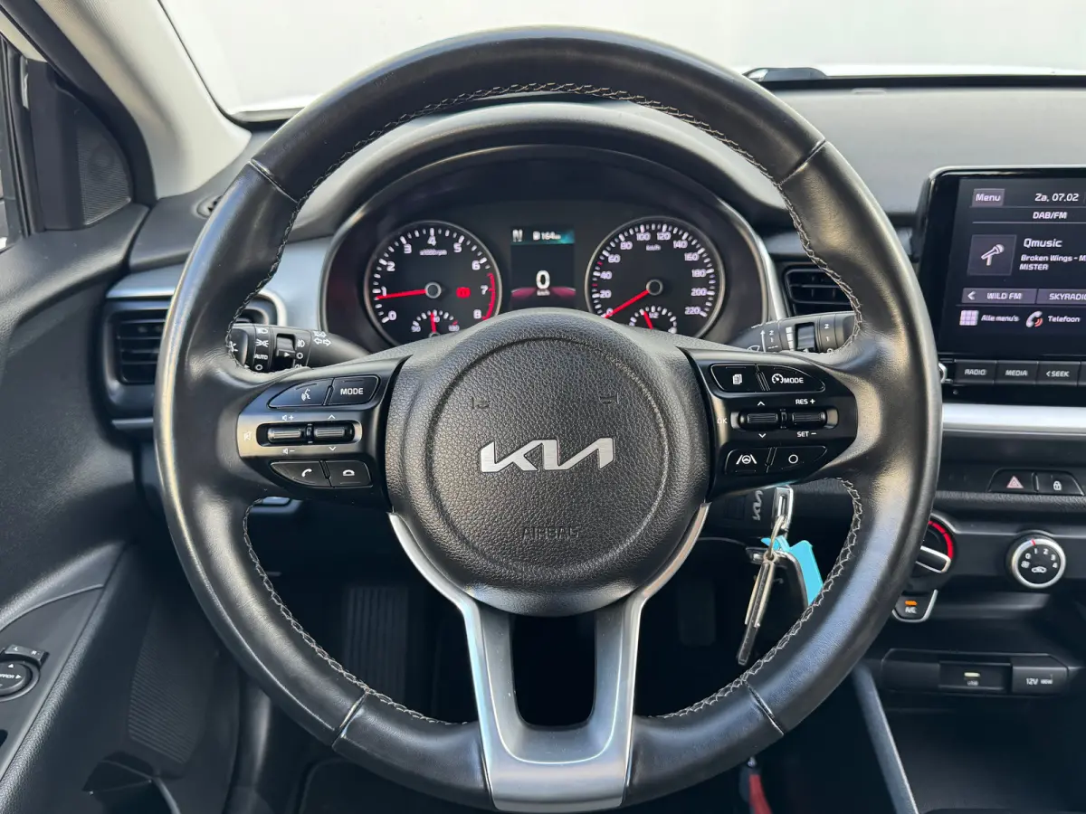 1.0 T-GDi MHEV DynamicLine 6-bak 112PK | Trekhaak | Luxe Stof | Glans Exterieur | Achteruitrijcamera + Sensor Achter | Airco | Adaptieve Cruise Control | Start/Stop | ESP | AEB | ASR | ABS |