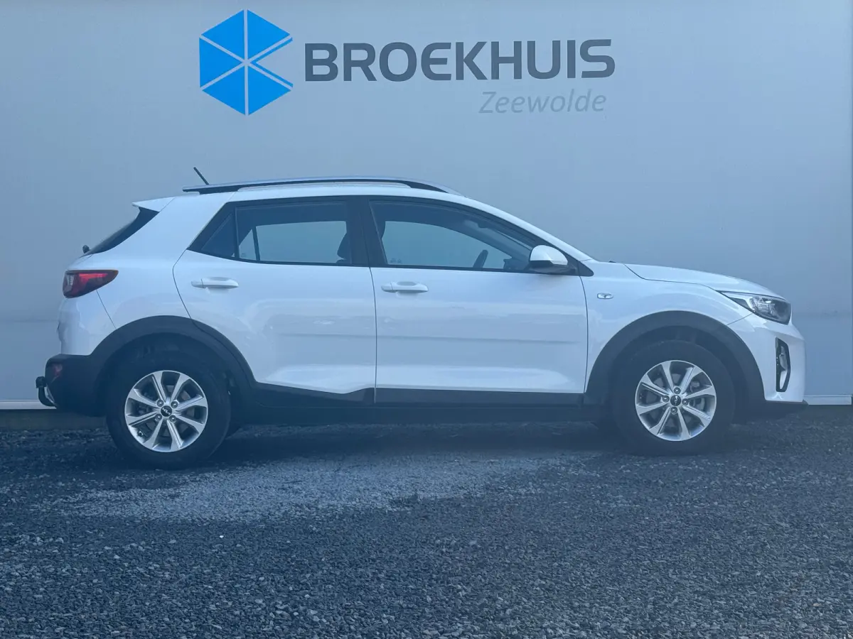 1.0 T-GDi MHEV DynamicLine 6-bak 112PK | Trekhaak | Luxe Stof | Glans Exterieur | Achteruitrijcamera + Sensor Achter | Airco | Adaptieve Cruise Control | Start/Stop | ESP | AEB | ASR | ABS |