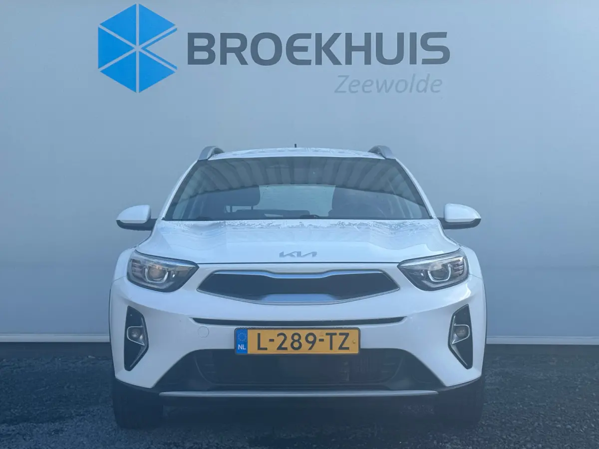 1.0 T-GDi MHEV DynamicLine 6-bak 112PK | Trekhaak | Luxe Stof | Glans Exterieur | Achteruitrijcamera + Sensor Achter | Airco | Adaptieve Cruise Control | Start/Stop | ESP | AEB | ASR | ABS |