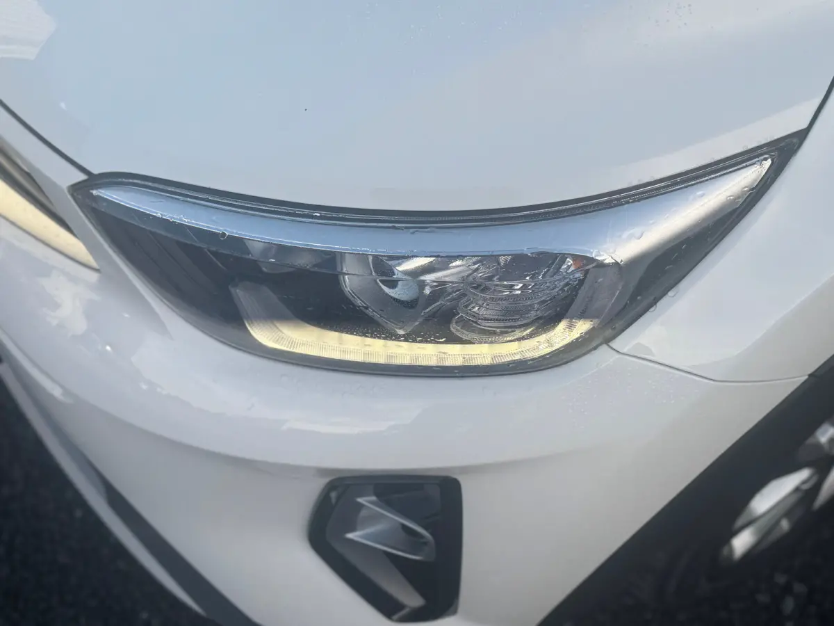 1.0 T-GDi MHEV DynamicLine 6-bak 112PK | Trekhaak | Luxe Stof | Glans Exterieur | Achteruitrijcamera + Sensor Achter | Airco | Adaptieve Cruise Control | Start/Stop | ESP | AEB | ASR | ABS |