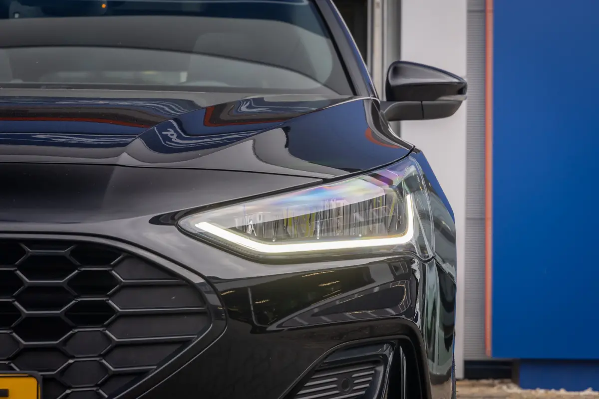 1.0 EcoBoost Hybrid ST Line Style | 155PK! | Panoramadak| Dodehoek detectie | ACC | Full-LED | B&O | Stoel- Stuurverwarming | FULL-Led | Achteruitrijcamera | Airco (automatisch) | Apple Carp