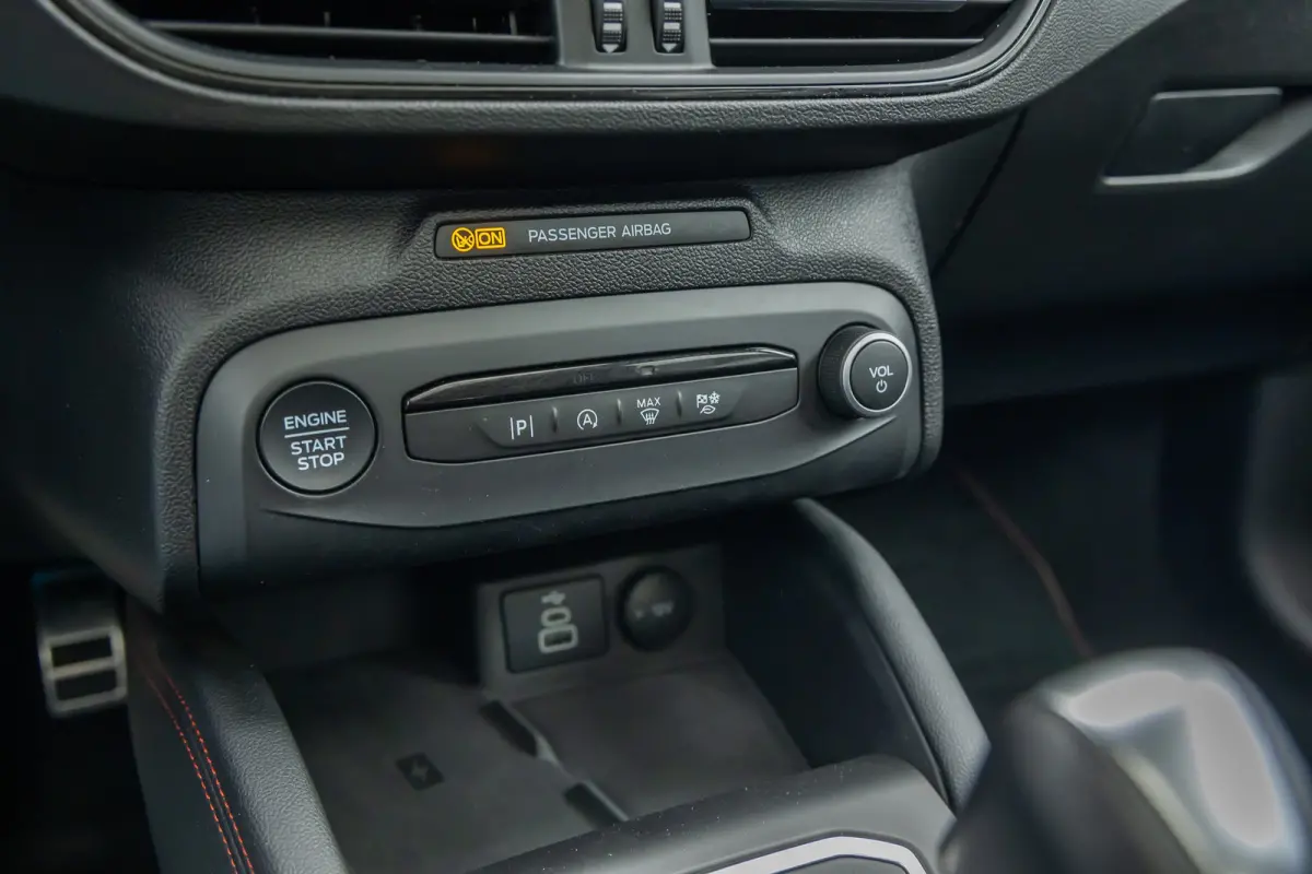 1.0 EcoBoost Hybrid ST Line Style | 155PK! | Panoramadak| Dodehoek detectie | ACC | Full-LED | B&O | Stoel- Stuurverwarming | FULL-Led | Achteruitrijcamera | Airco (automatisch) | Apple Carp