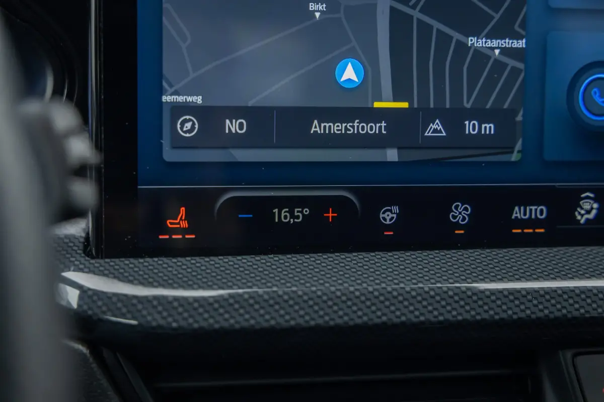 1.0 EcoBoost Hybrid ST Line Style | 155PK! | Panoramadak| Dodehoek detectie | ACC | Full-LED | B&O | Stoel- Stuurverwarming | FULL-Led | Achteruitrijcamera | Airco (automatisch) | Apple Carp