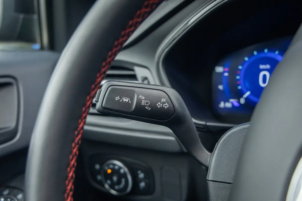1.0 EcoBoost Hybrid ST Line Style | 155PK! | Panoramadak| Dodehoek detectie | ACC | Full-LED | B&O | Stoel- Stuurverwarming | FULL-Led | Achteruitrijcamera | Airco (automatisch) | Apple Carp