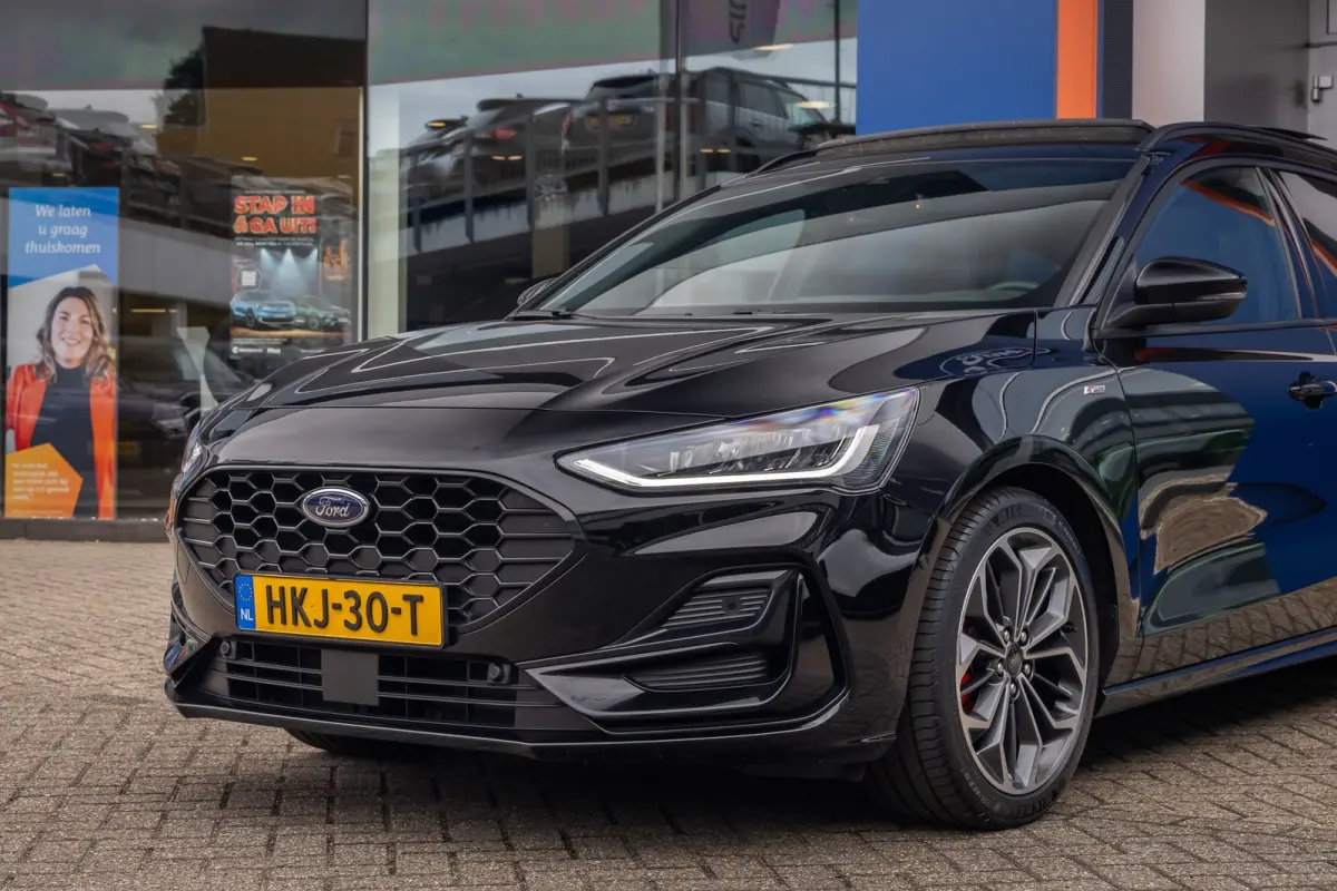 1.0 EcoBoost Hybrid ST Line Style | 155PK! | Panoramadak| Dodehoek detectie | ACC | Full-LED | B&O | Stoel- Stuurverwarming | FULL-Led | Achteruitrijcamera | Airco (automatisch) | Apple Carp