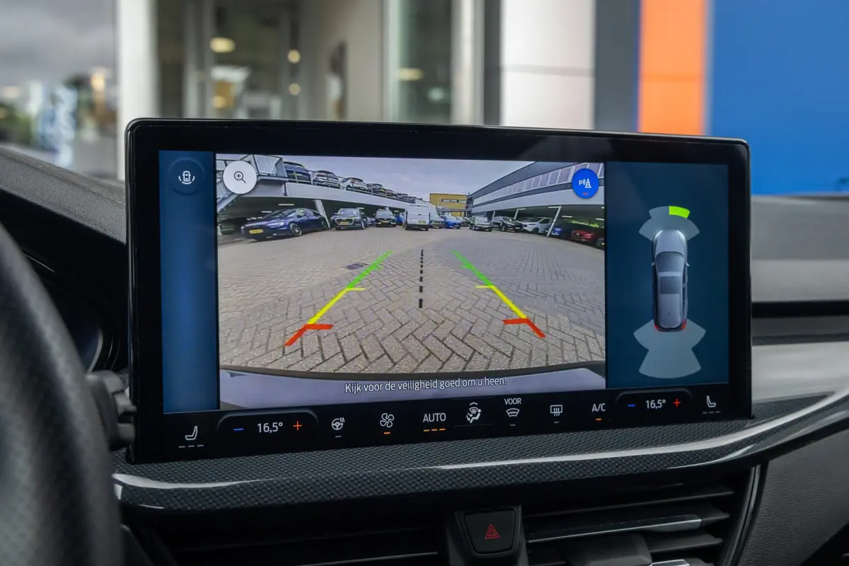 1.0 EcoBoost Hybrid ST Line Style | 155PK! | Panoramadak| Dodehoek detectie | ACC | Full-LED | B&O | Stoel- Stuurverwarming | FULL-Led | Achteruitrijcamera | Airco (automatisch) | Apple Carp